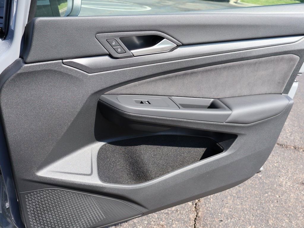 Used 2025 Volkswagen GTI SE image 38