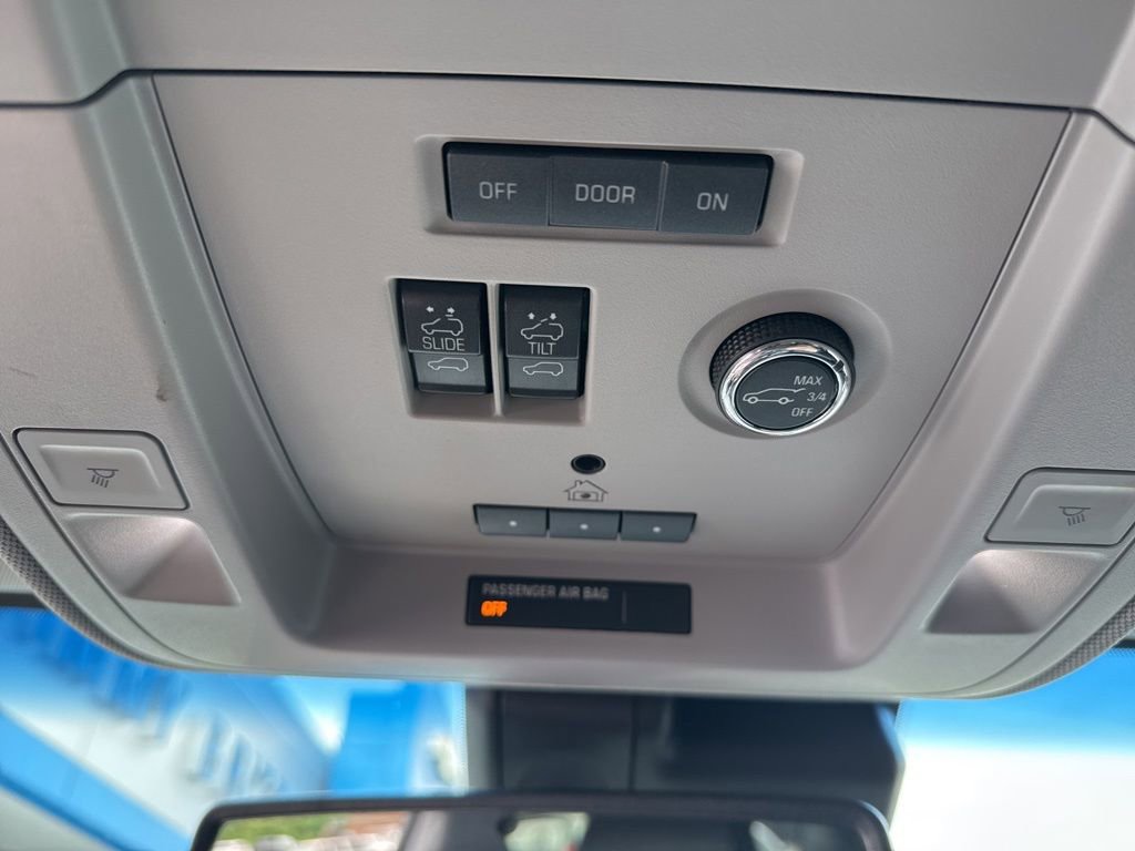 Used 2018 GMC Yukon Denali w/ Open Road Package AWD/4WD image 29