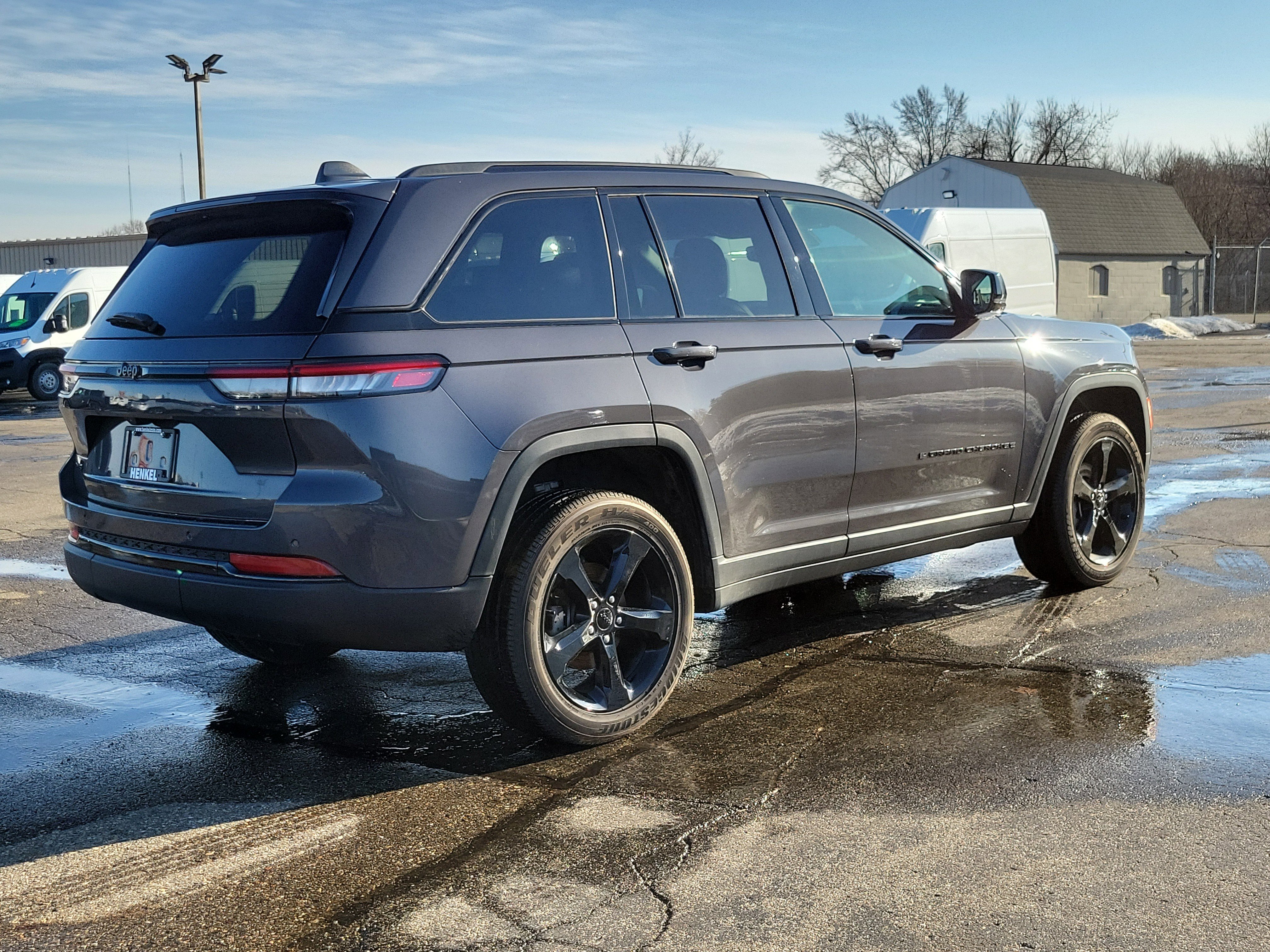 Used 2024 Jeep Grand Cherokee Altitude image 4