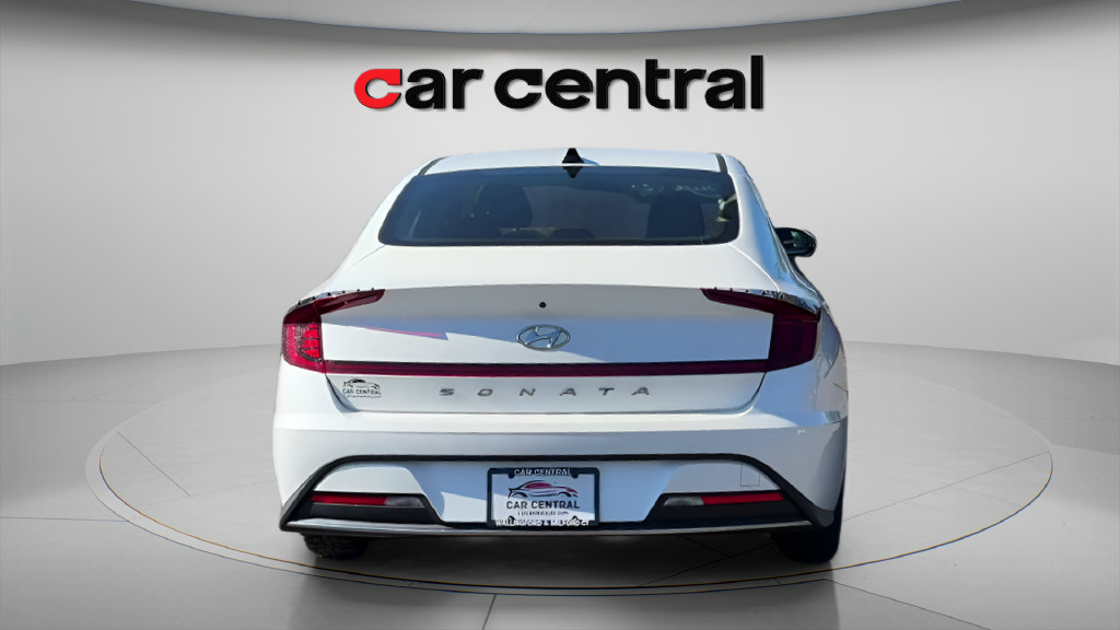 Used 2022 Hyundai Sonata SE w/ Preferred Accessory Package FWD image 4