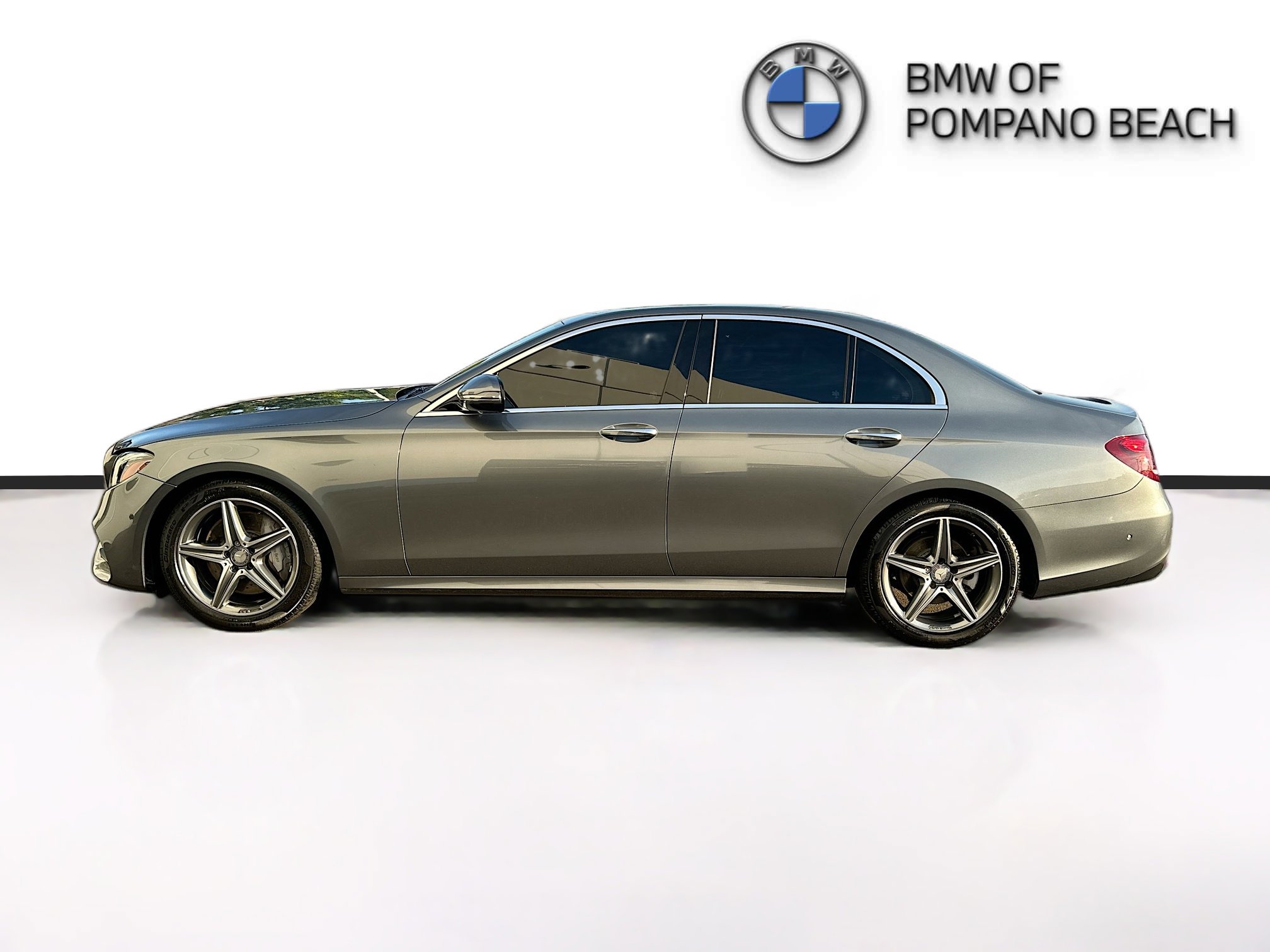 Used 2017 Mercedes-Benz E 300 image 4