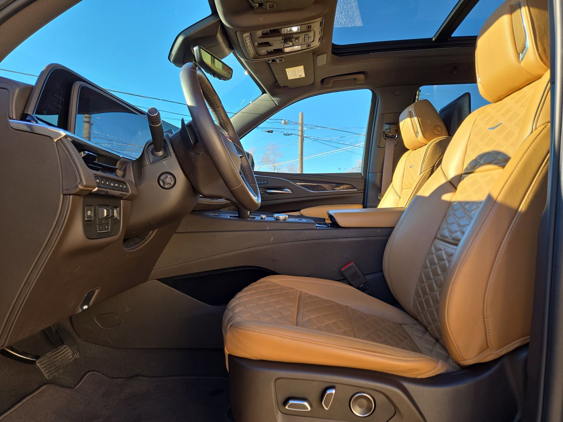 Certified 2023 Cadillac Escalade Sport w/ LPO, ONYX Package image 16