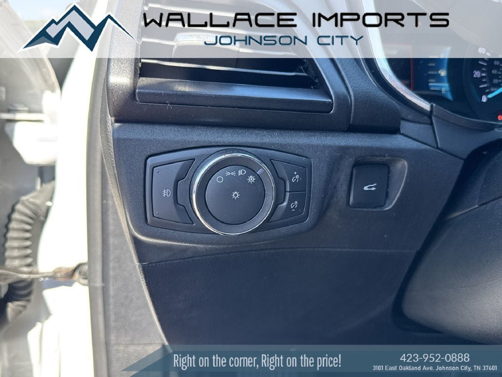 Used 2020 Ford Fusion Titanium AWD/4WD image 32