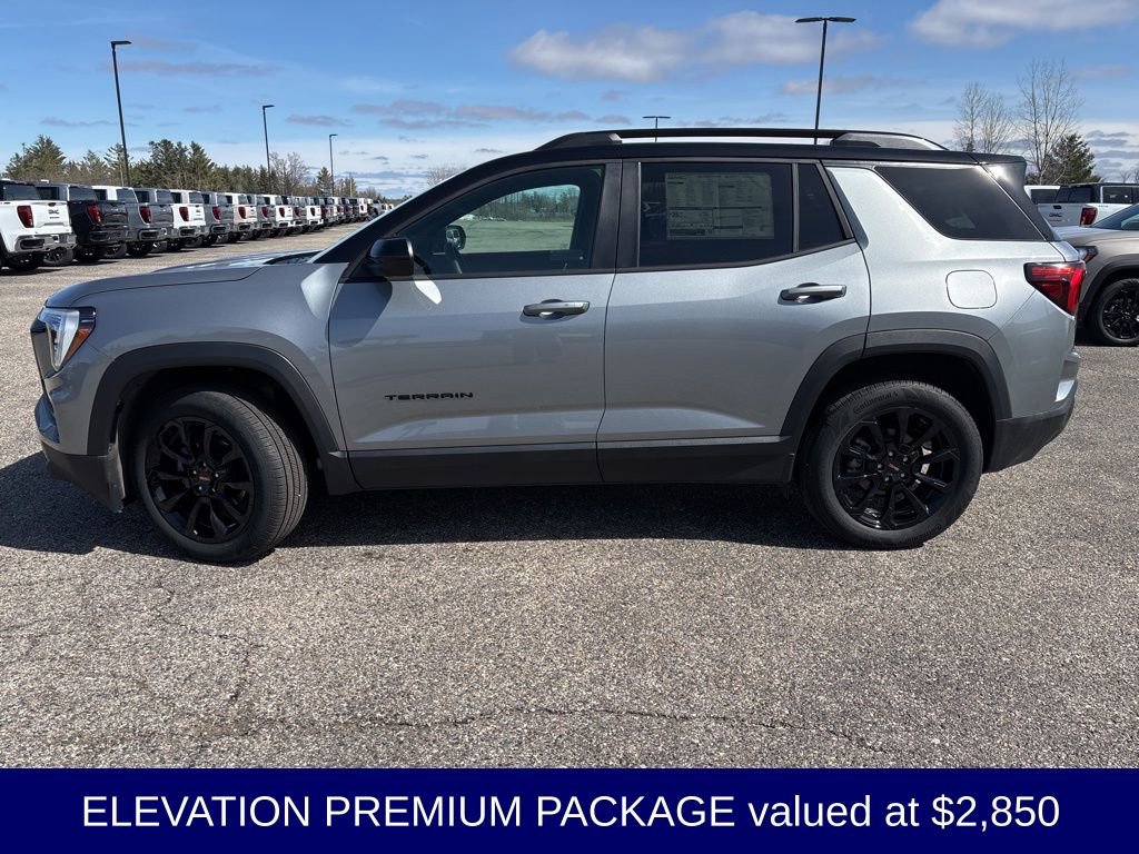 Used 2026 GMC Terrain Elevation w/ Elevation Premium Package image 3