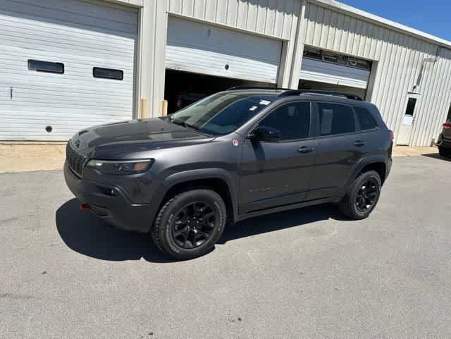 Used 2022 Jeep Cherokee Trailhawk w/ Premium Leather Package AWD/4WD image 15