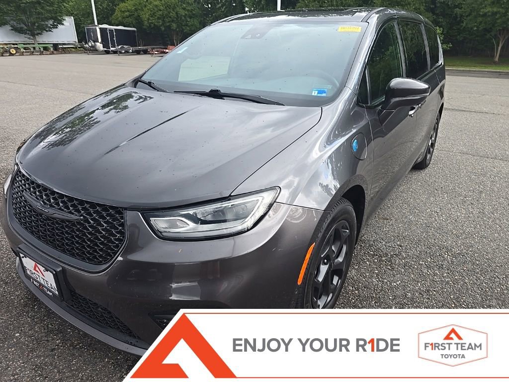Used 2022 Chrysler Pacifica Limited w/ S Appearance Package FWD image 1