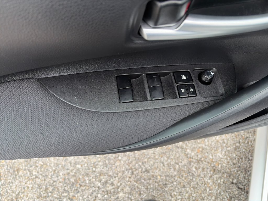 Used 2021 Toyota Corolla LE FWD image 13