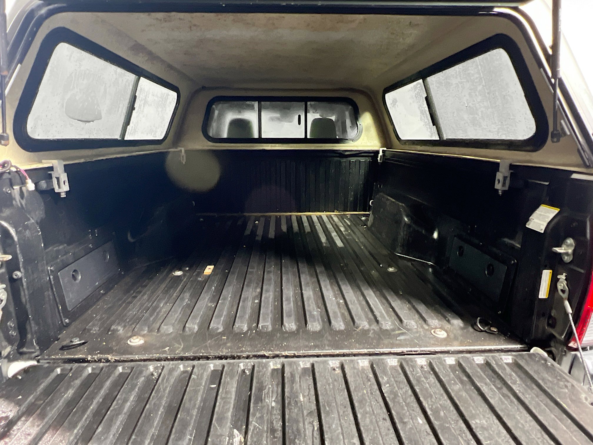 Used 2018 Toyota Tacoma SR image 32