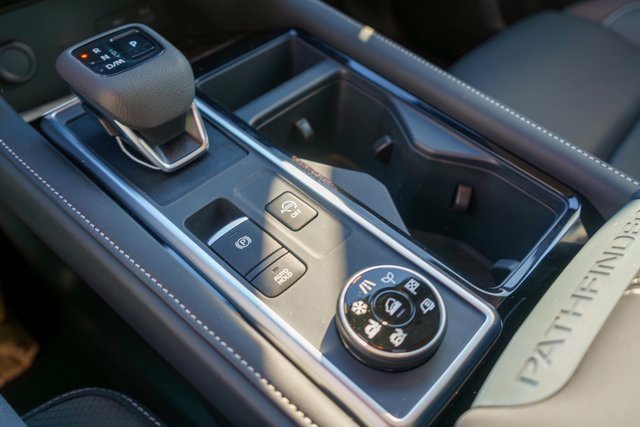 New 2025 Nissan Pathfinder SL image 20