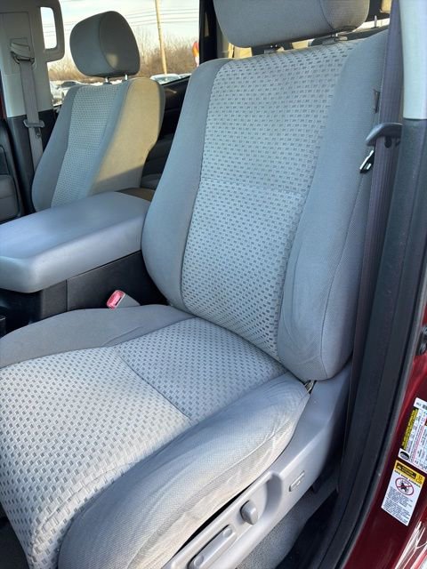 Used 2010 Toyota Tundra 4x4 CrewMax image 10
