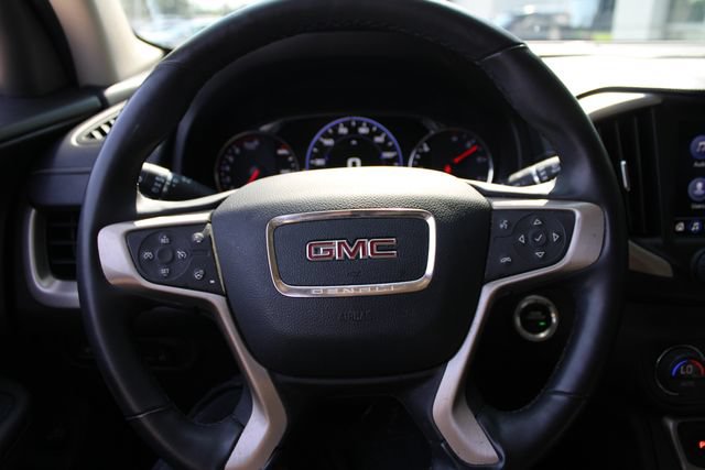 Used 2024 GMC Terrain Denali w/ Denali Premium Package AWD/4WD image 13
