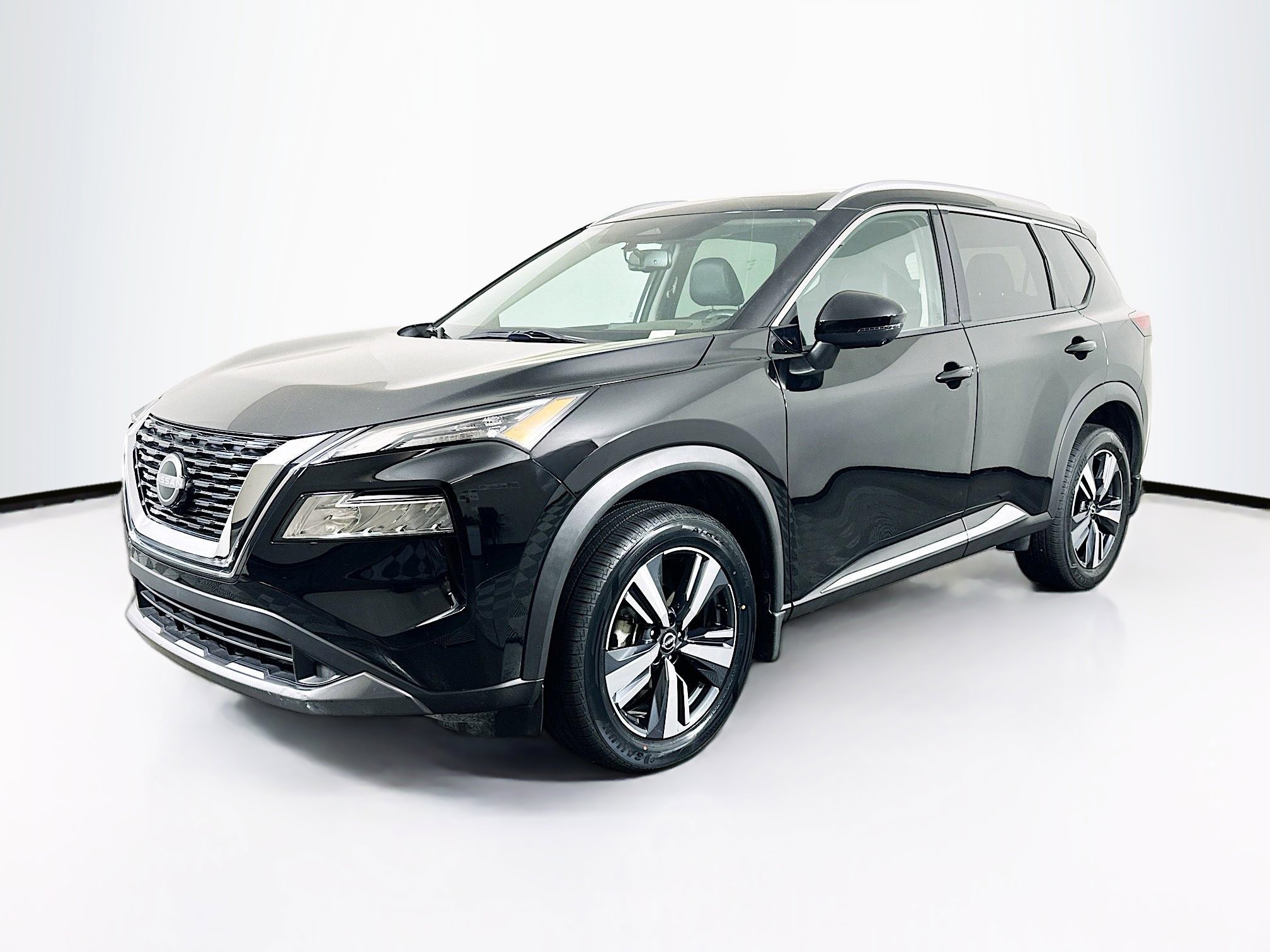 Used 2023 Nissan Rogue SL image 3