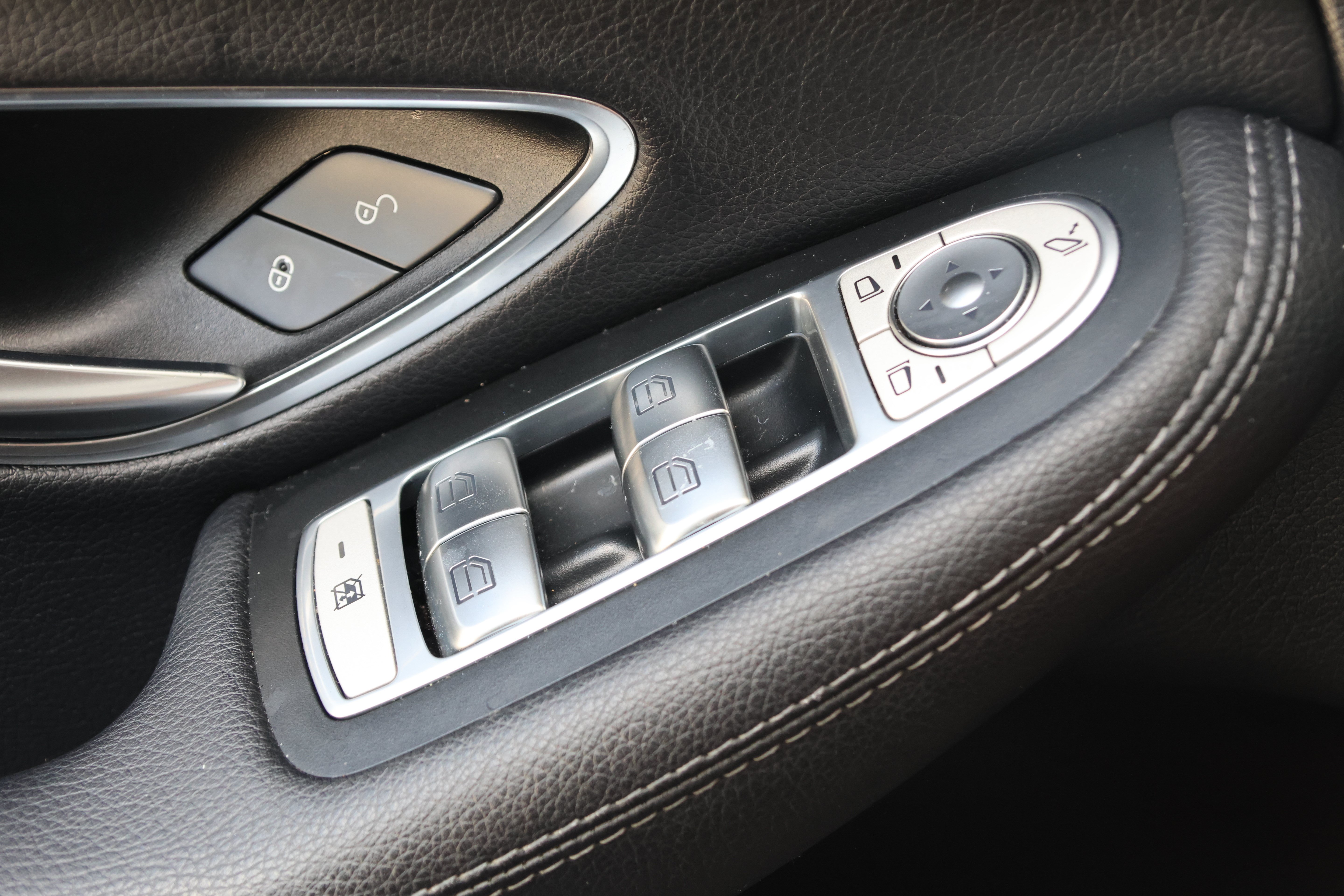 Used 2016 Mercedes-Benz C 300 4MATIC Sedan image 14
