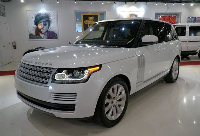 Used 2017 Land Rover Range Rover HSE image 3