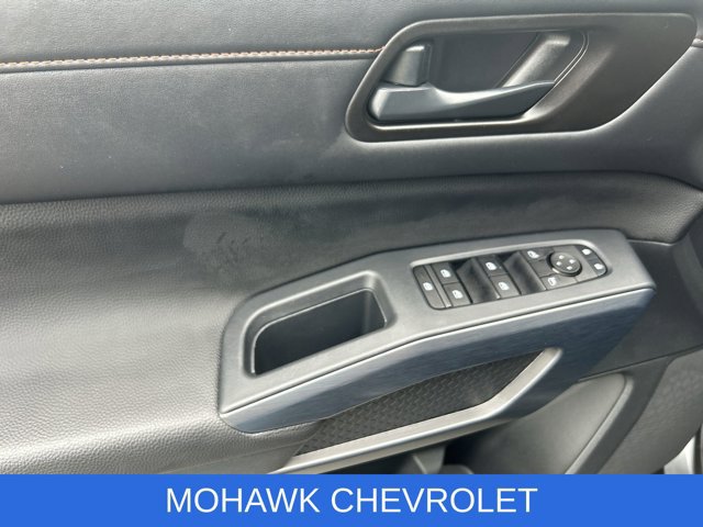 Used 2025 Nissan Pathfinder Rock Creek AWD/4WD image 22
