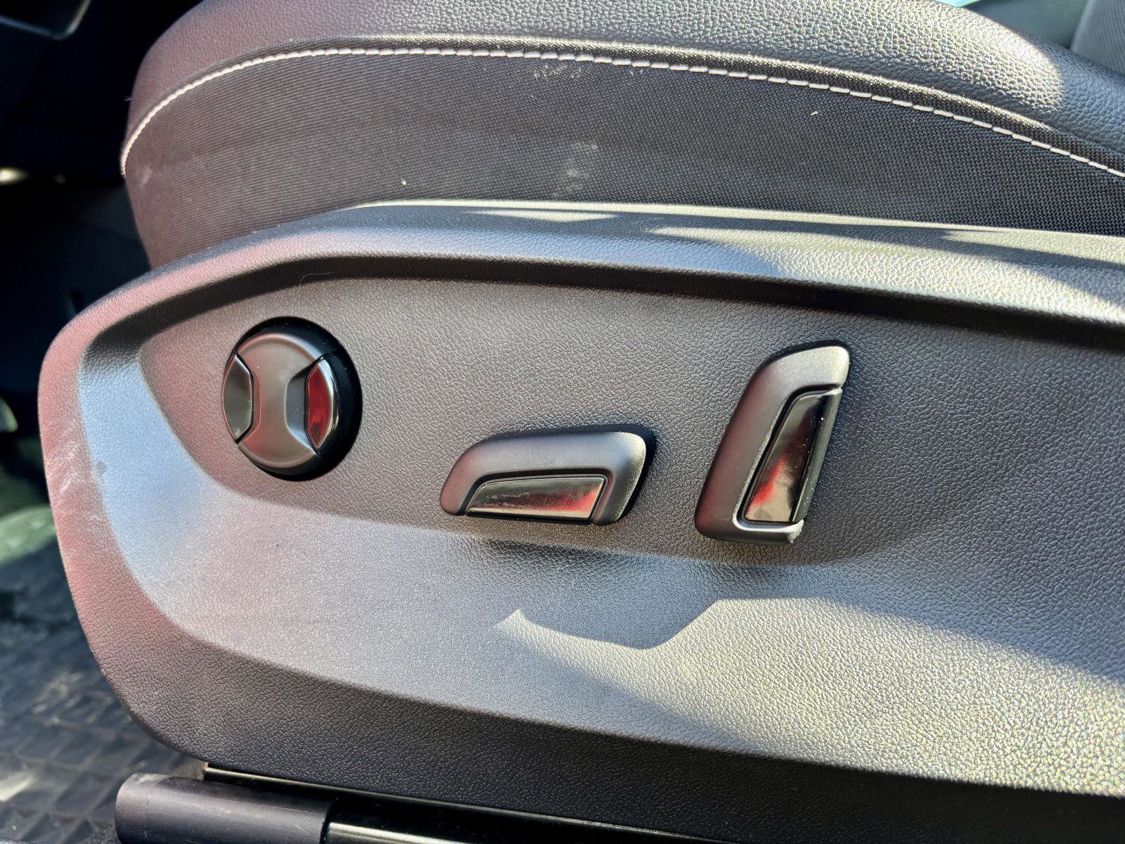 Used 2022 Volkswagen Taos SE image 17