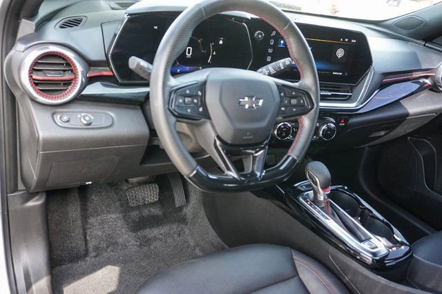 Used 2024 Chevrolet Trax RS w/ Driver Confidence Package image 11