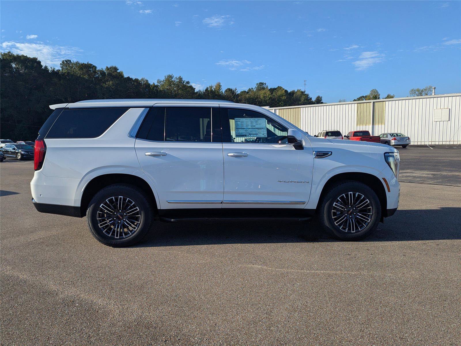 New 2026 GMC Yukon Elevation image 2