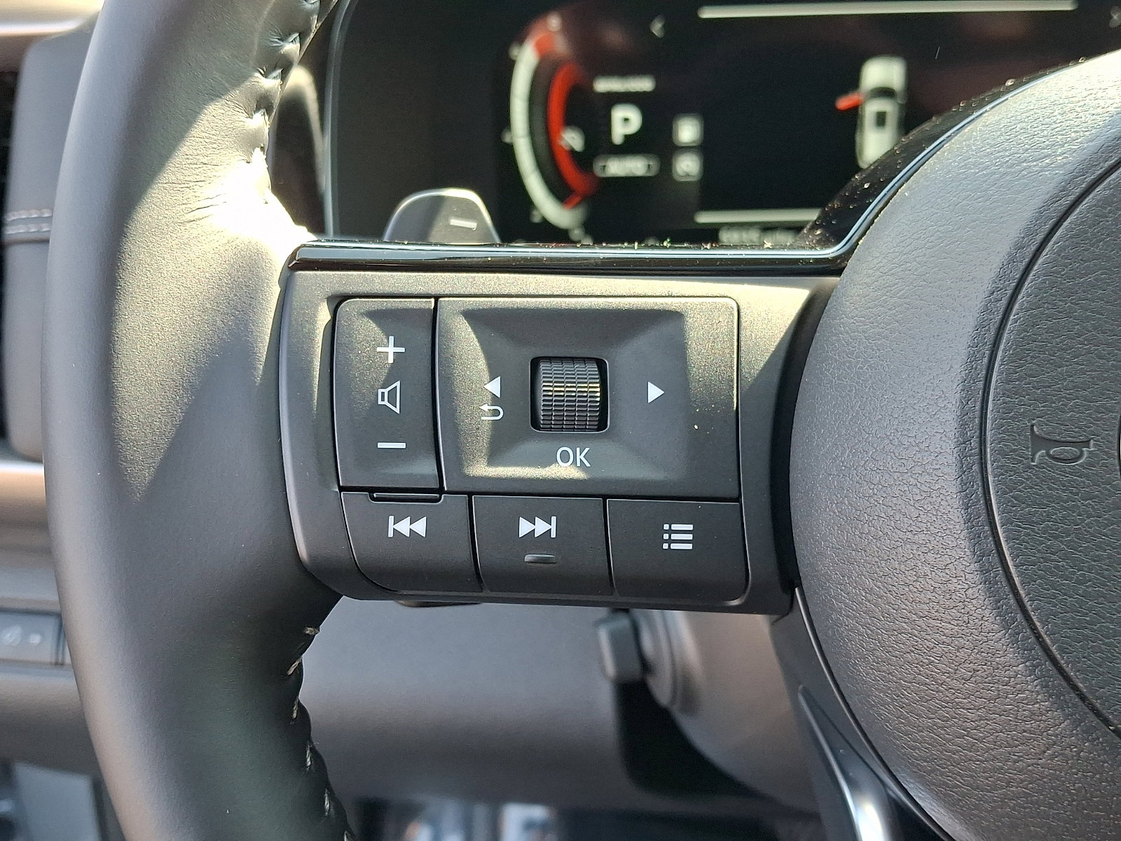 Certified 2025 Nissan Pathfinder Platinum w/ Cargo Package image 22