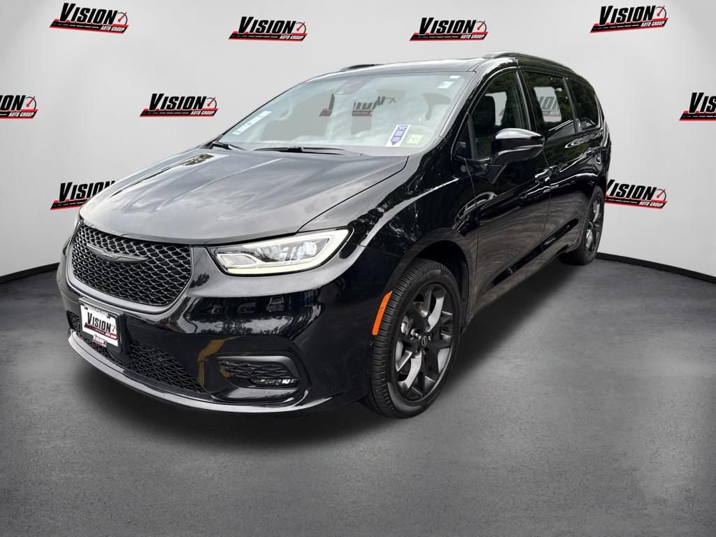 New 2026 Chrysler Pacifica Limited w/ S Appearance Package AWD/4WD 360° Tour