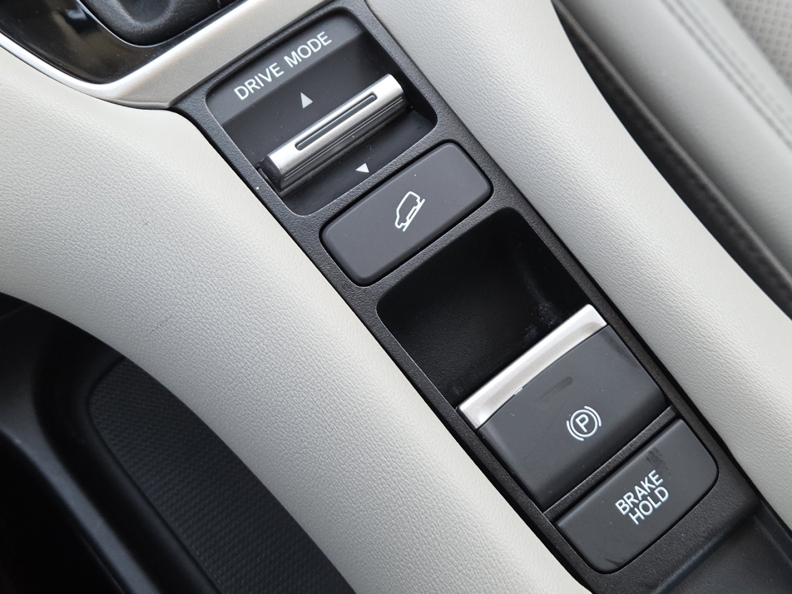 Used 2023 Honda HR-V EX-L image 10