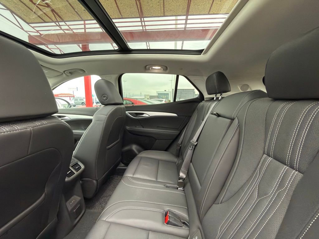 Used 2024 Buick Envision Avenir AWD/4WD image 28