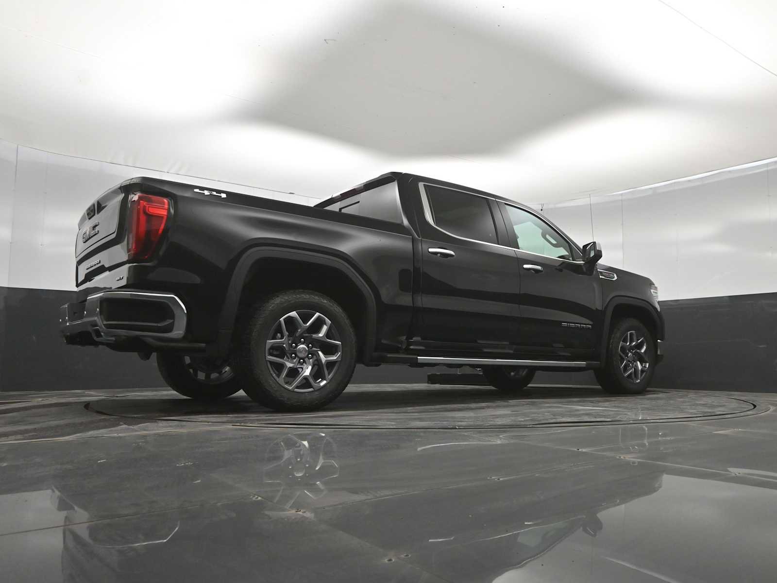 New 2026 GMC Sierra 1500 SLT w/ SLT Premium Plus Package AWD/4WD image 42