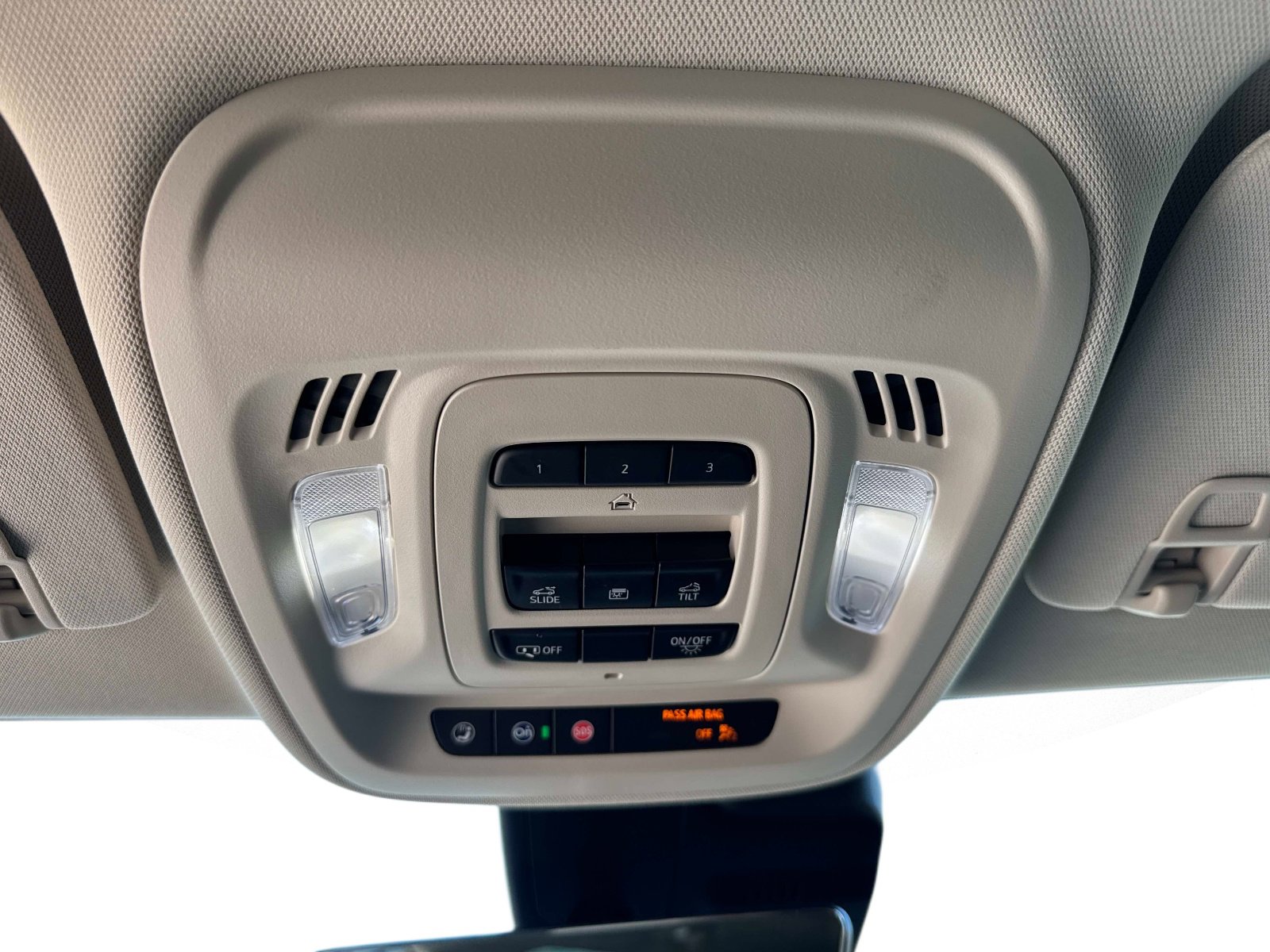 Used 2022 Buick Envision Avenir w/ Technology Package II image 28