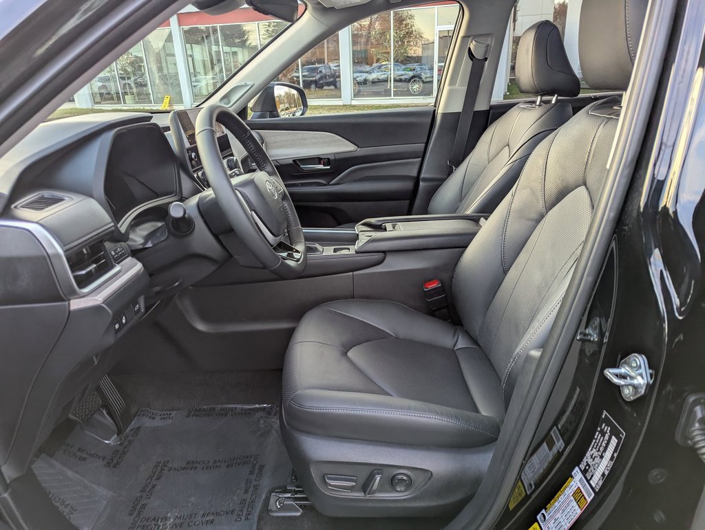 Used 2026 Toyota Grand Highlander Limited image 18