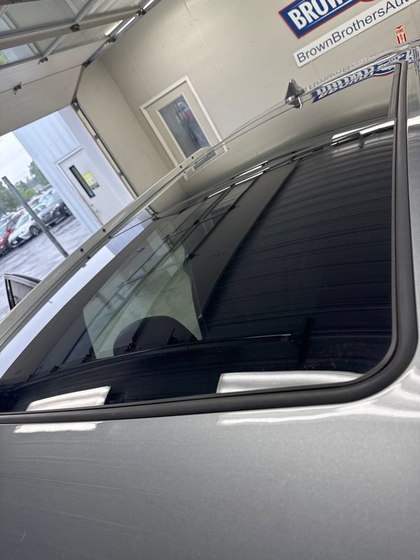 Used 2020 Buick Envision Essence w/ Experience Buick Package FWD image 24