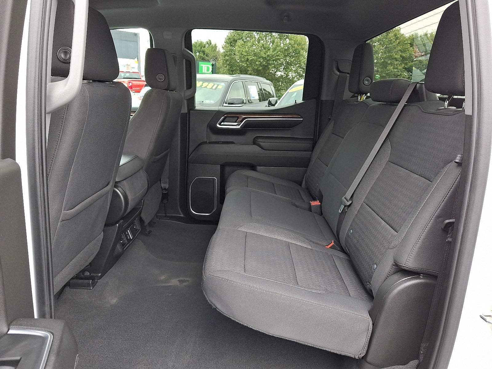 Used 2023 Chevrolet Silverado 1500 LT image 9