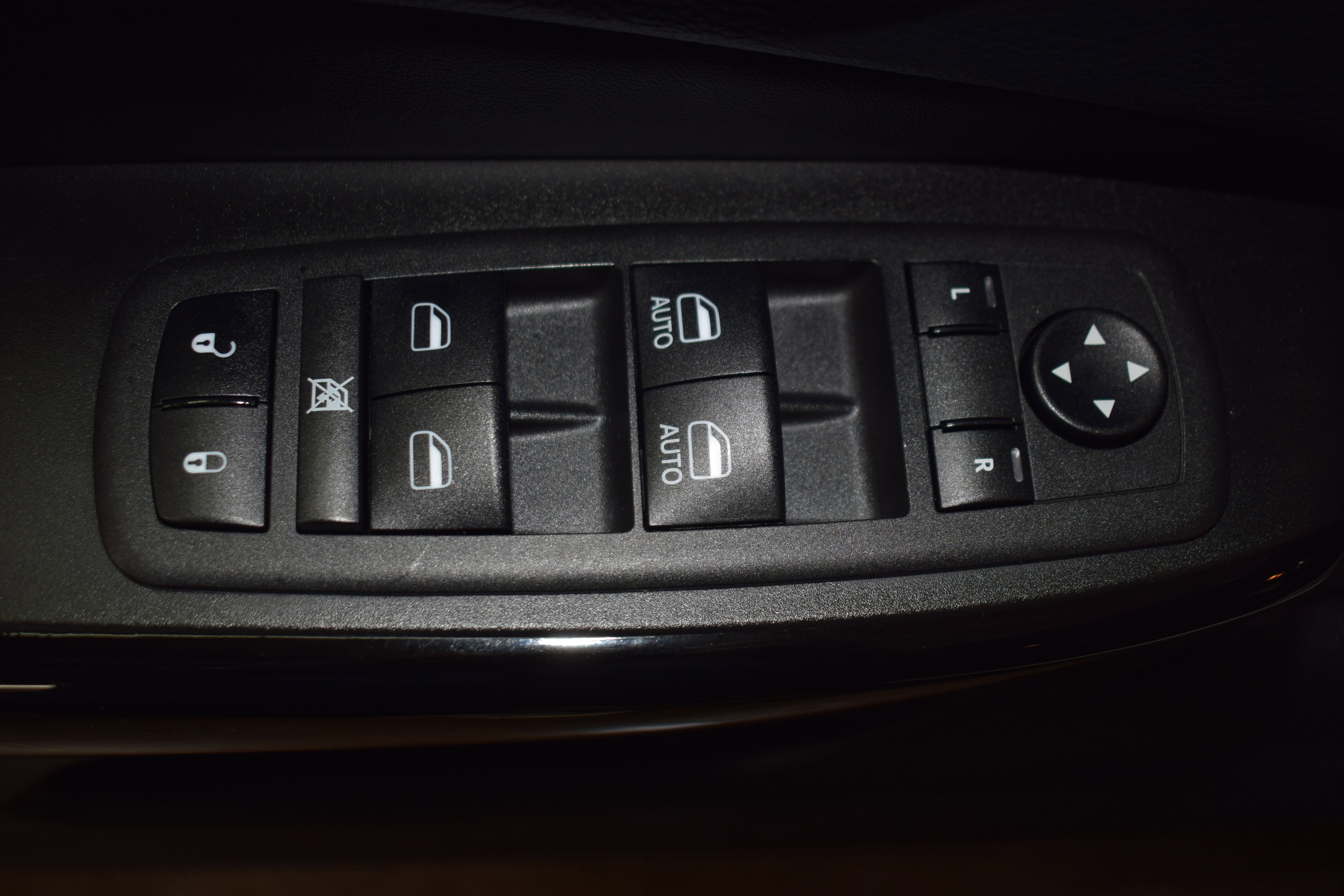 Used 2023 Jeep Cherokee Altitude Lux image 14