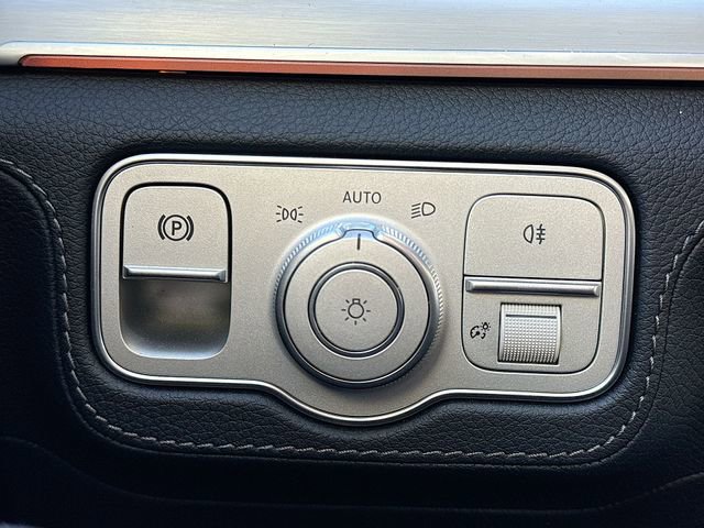 Used 2025 Mercedes-Benz GLS 580 4MATIC image 22