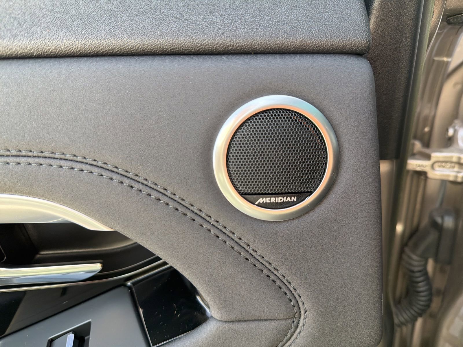 Used 2023 Land Rover Range Rover Evoque R-Dynamic SE image 89