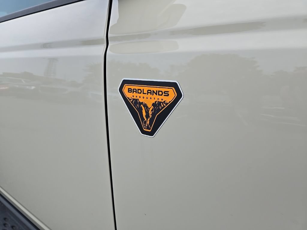 Used 2025 Ford Bronco Badlands AWD/4WD image 9