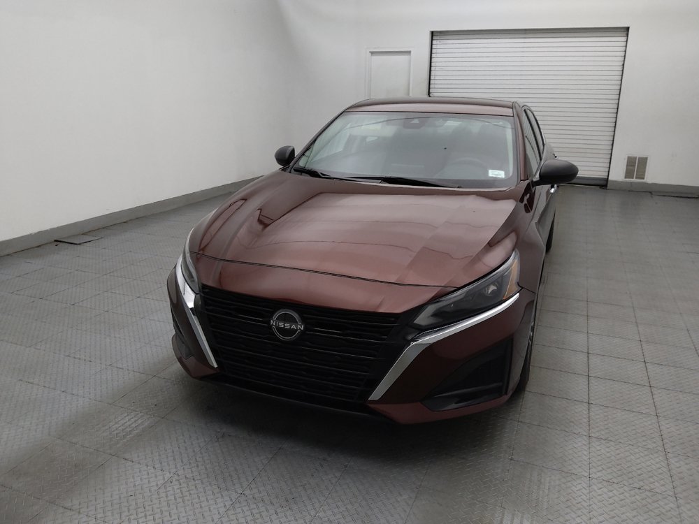 Used 2024 Nissan Altima 2.5 SV FWD image 15