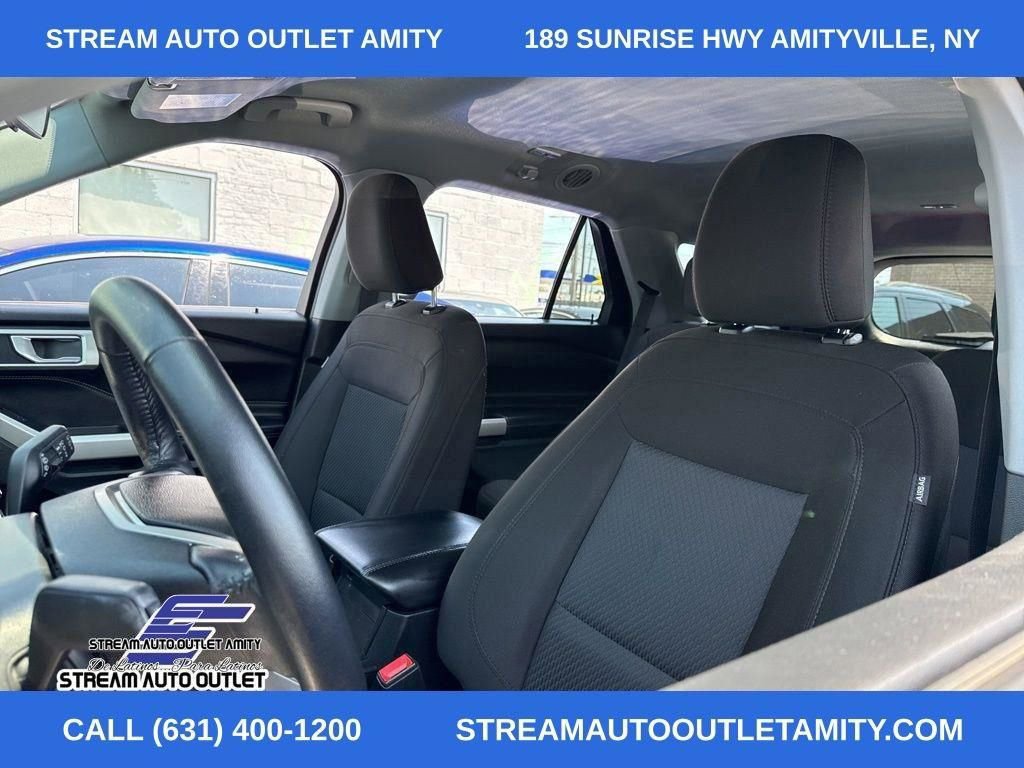 Used 2022 Ford Explorer XLT image 35