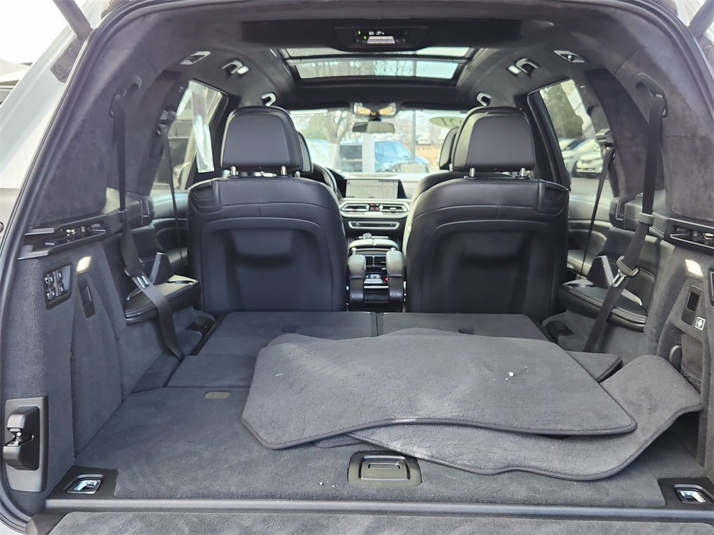Used 2021 BMW X7 M50i image 14