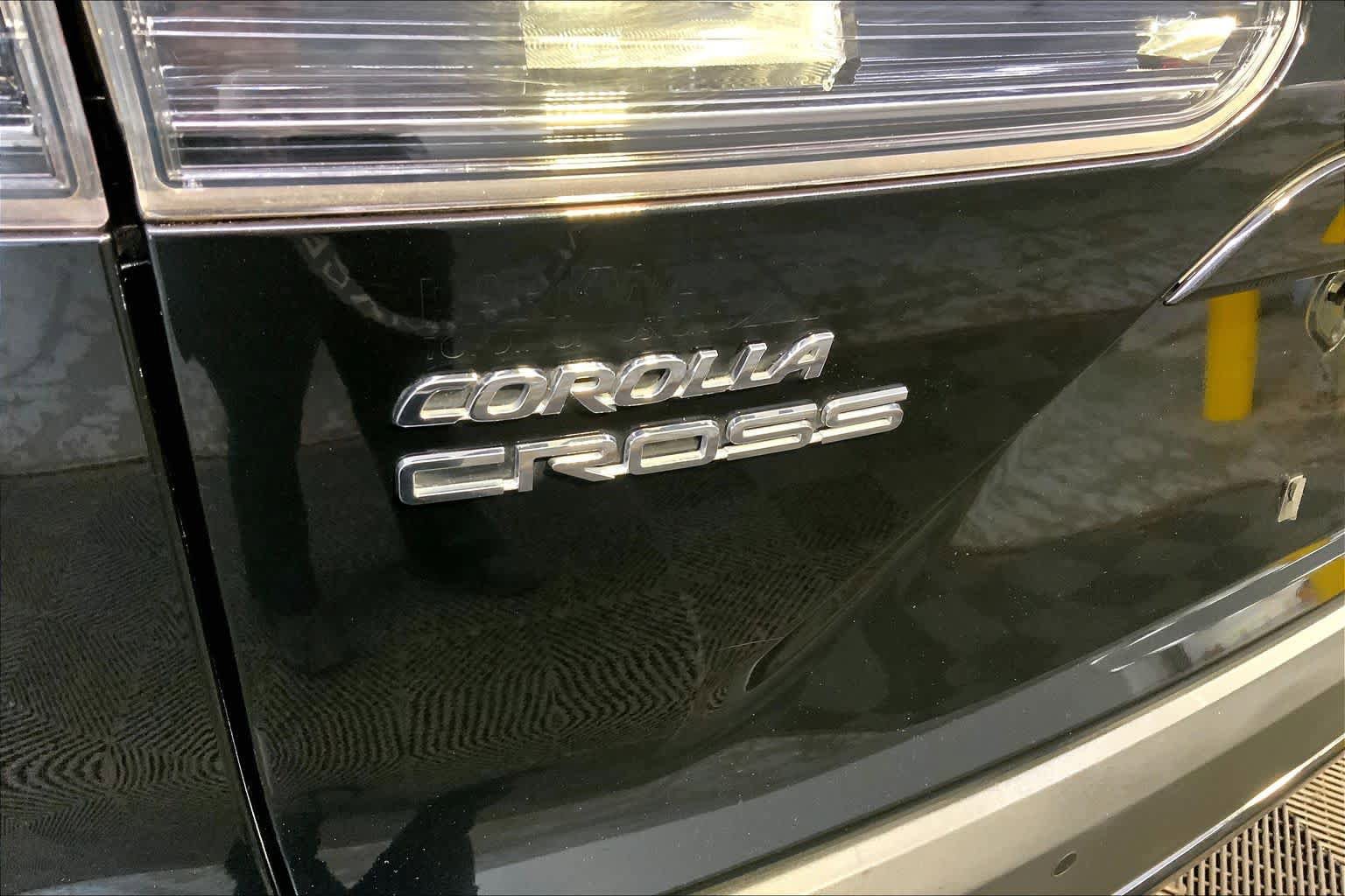 Used 2023 Toyota Corolla Cross XLE AWD/4WD image 10