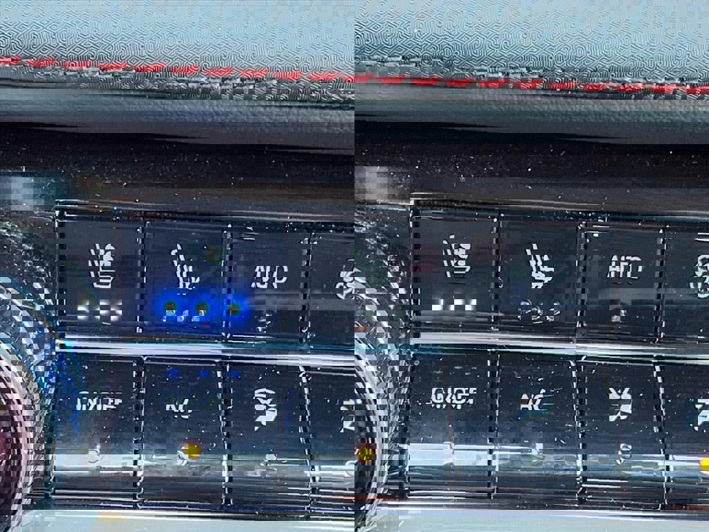 Used 2025 Chevrolet Equinox RS w/ Safety and Technology Package image 6