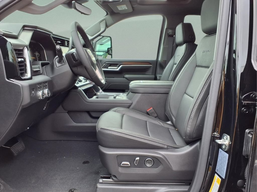 New 2026 GMC Sierra 2500 Denali w/ Denali Reserve Package AWD/4WD image 10