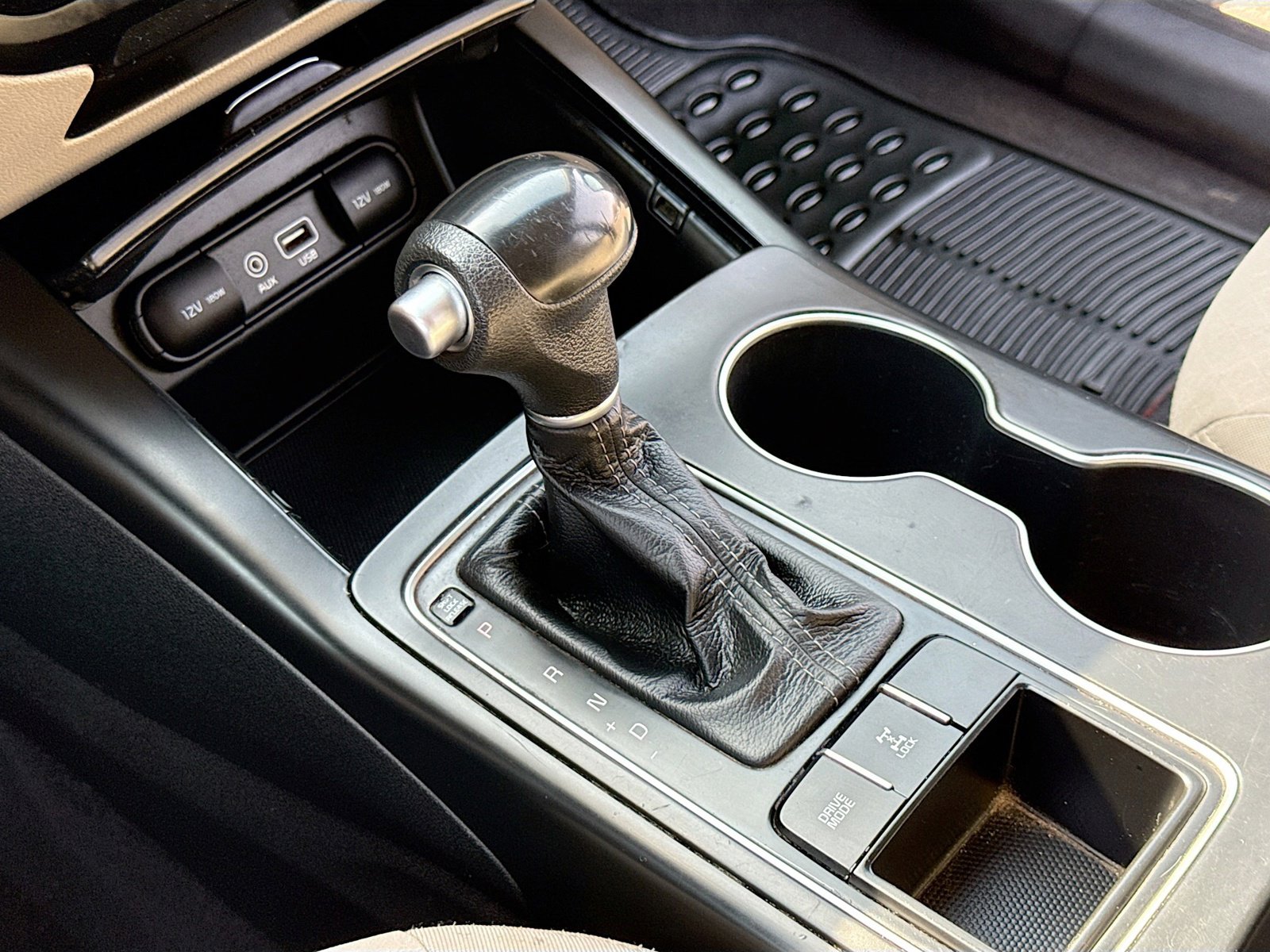 Used 2017 Kia Sorento AWD image 12