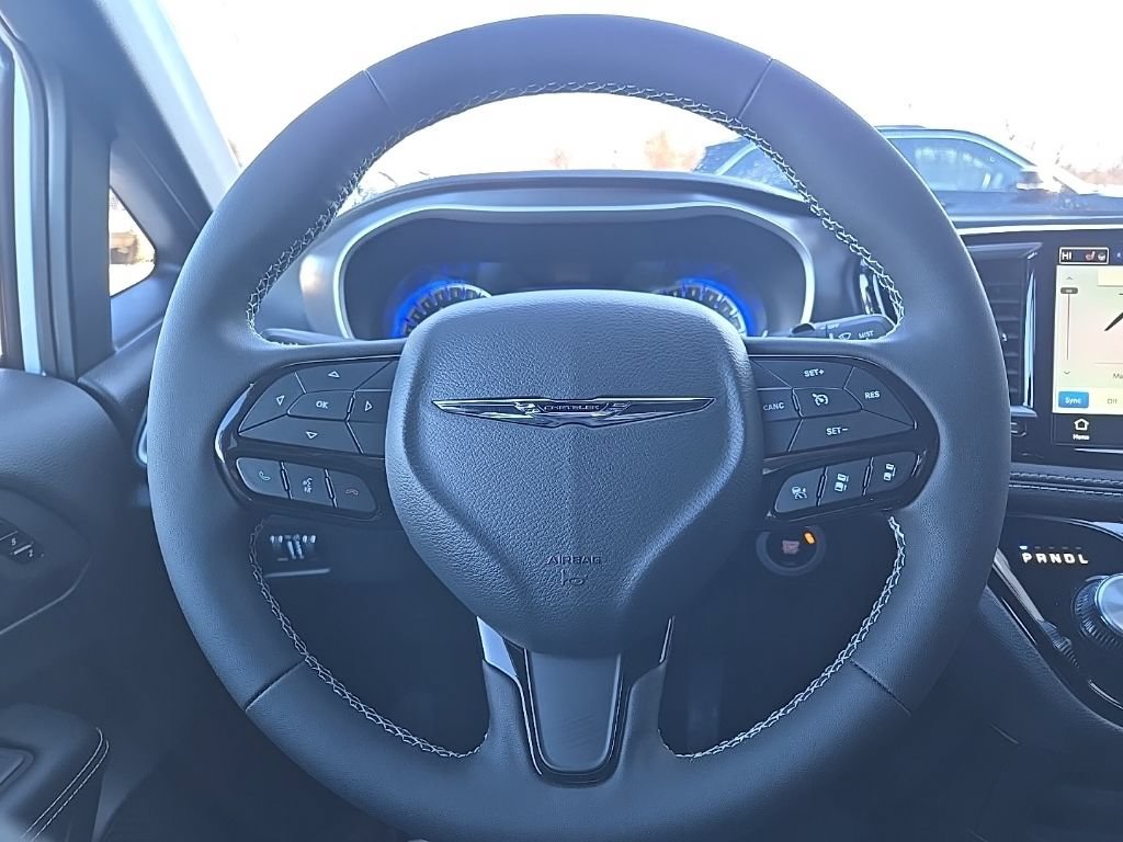 New 2026 Chrysler Pacifica Select w/ S Appearance Package AWD/4WD image 38