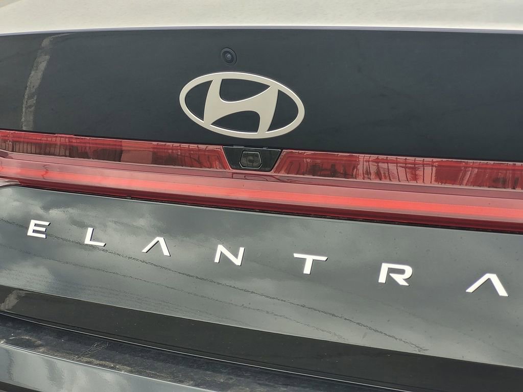 New 2026 Hyundai Elantra Limited image 6