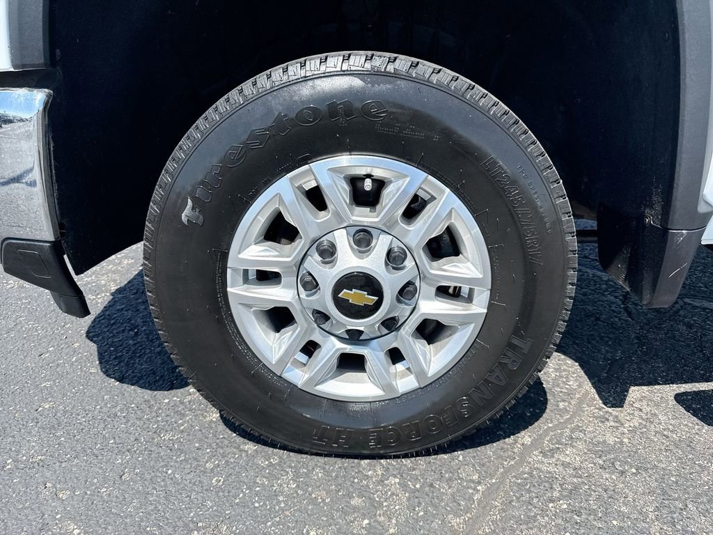 Used 2025 Chevrolet Silverado 2500 LT w/ Convenience Package AWD/4WD image 10