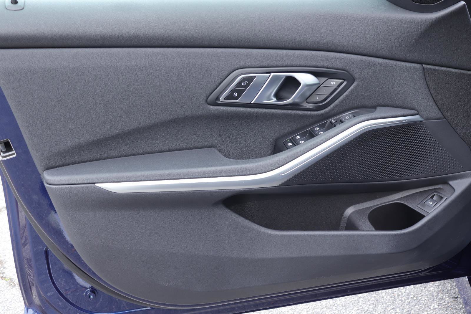 Used 2020 BMW 330i Sedan w/ Premium Package image 10