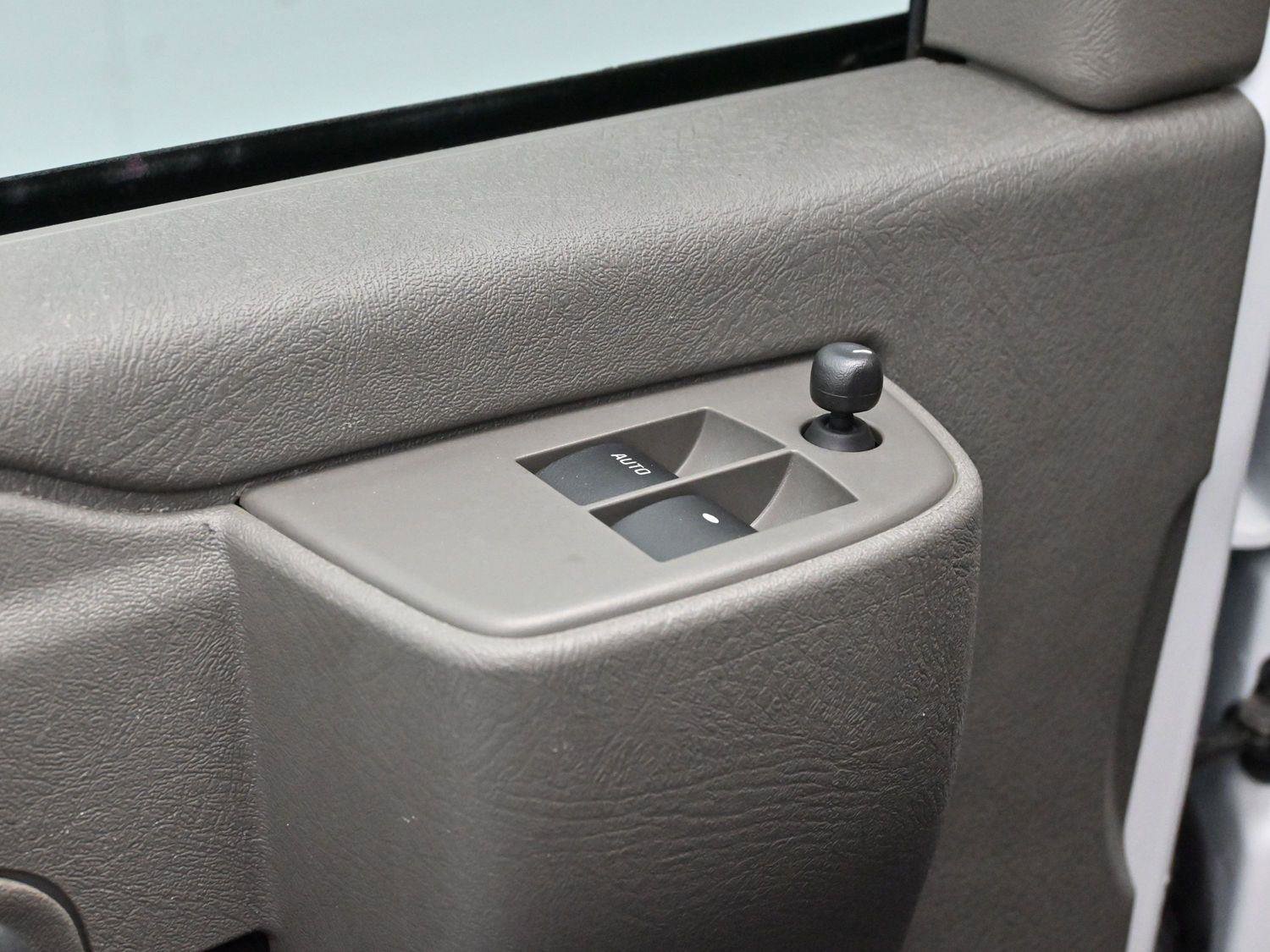 Used 2024 GMC Savana 2500 w/ Driver Convenience Package image 10