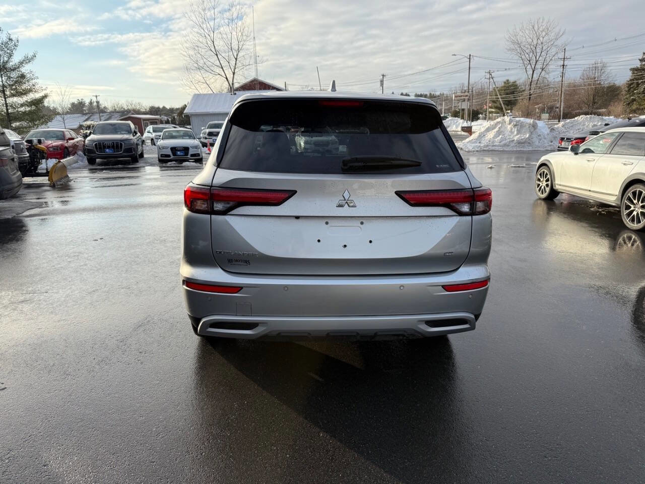Used 2024 Mitsubishi Outlander SE image 7