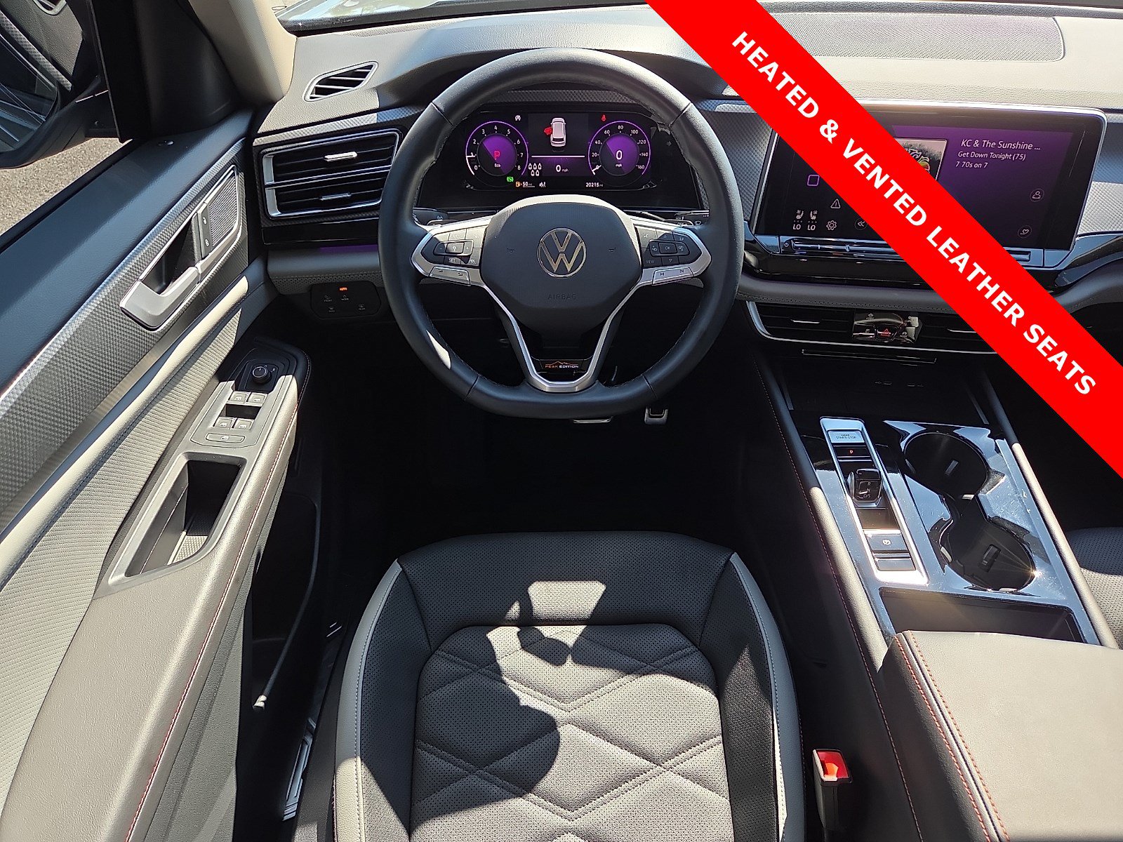 Used 2025 Volkswagen Atlas Peak Edition SE AWD/4WD image 13