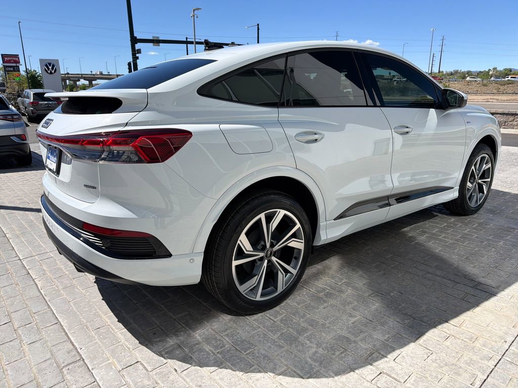 Used 2024 Audi Q4 e-tron Premium Plus w/ Premium Plus image 5